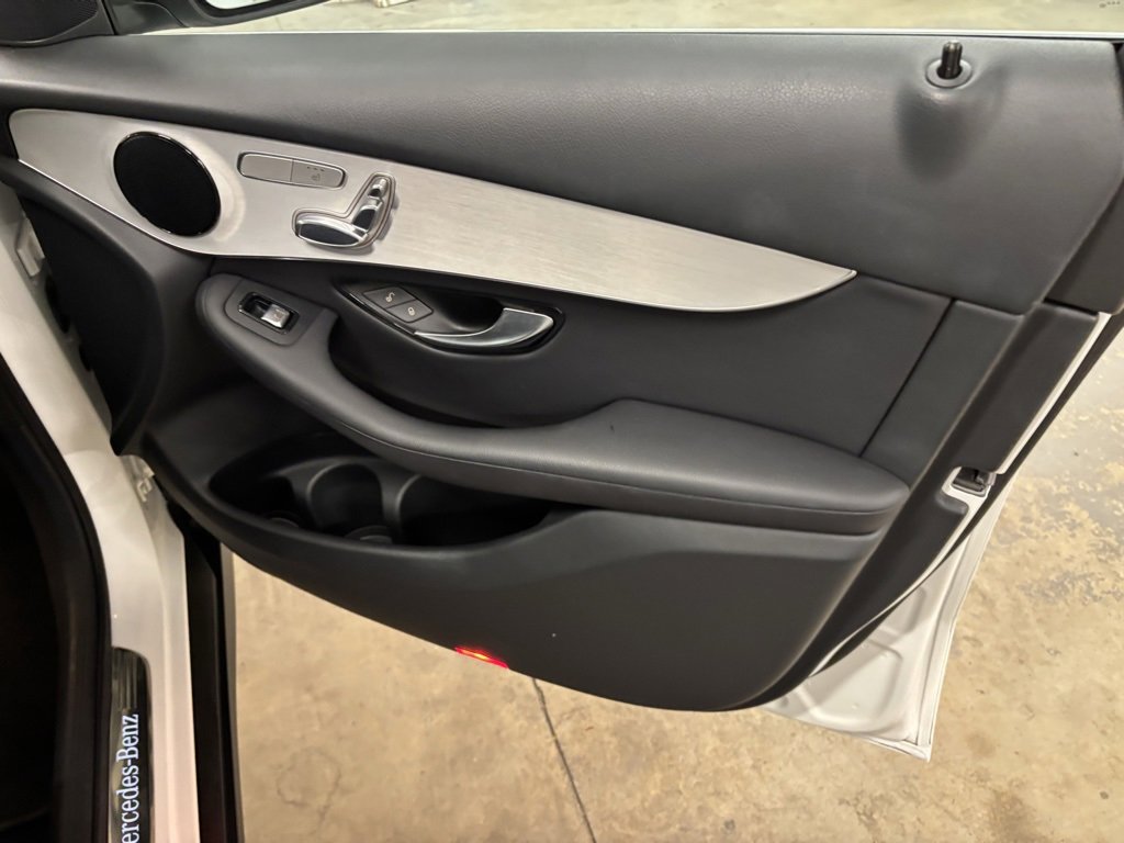 Used 2022 Mercedes-Benz GLC 300 image 22