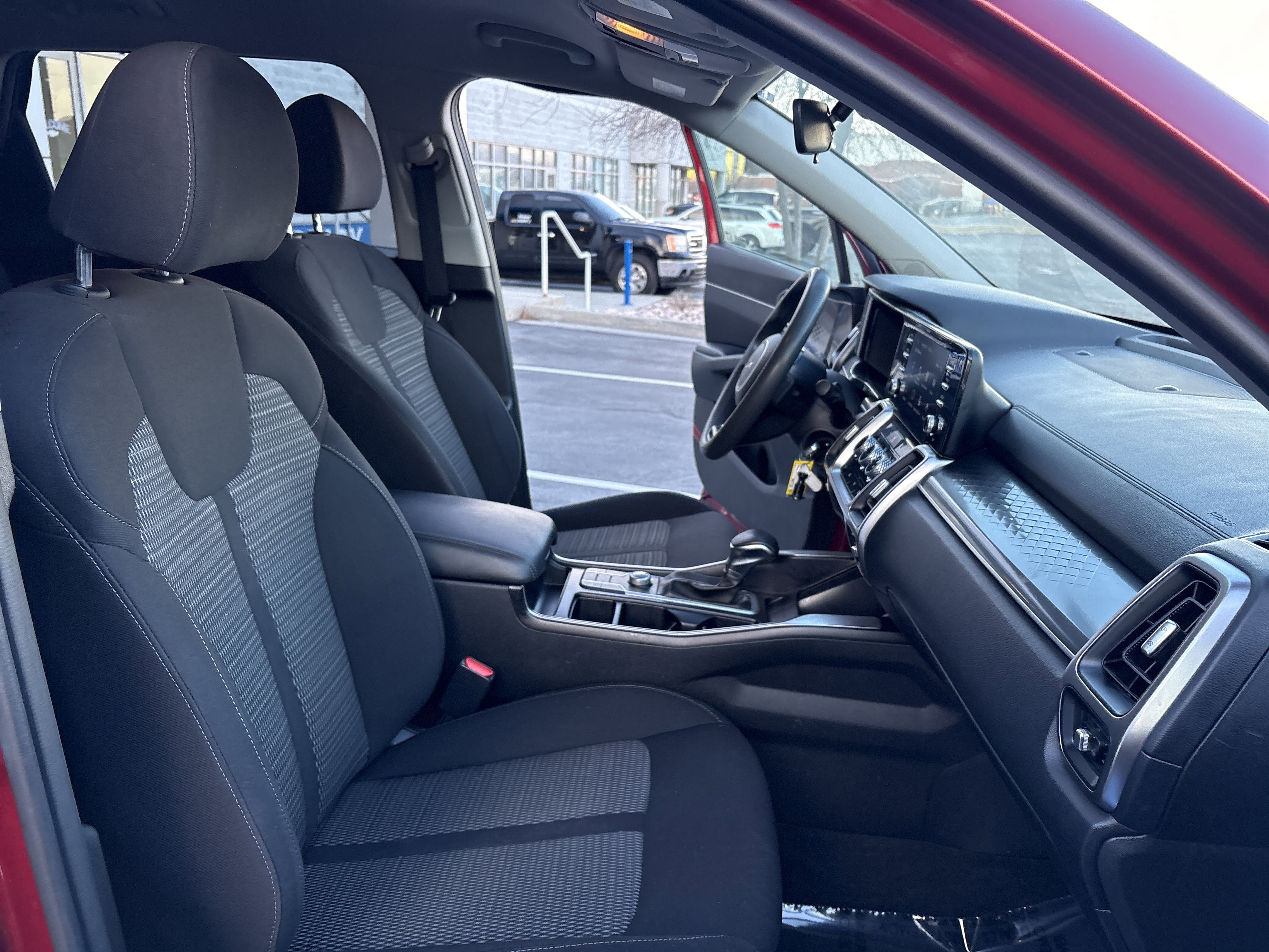 Used 2022 Kia Sorento LX image 21