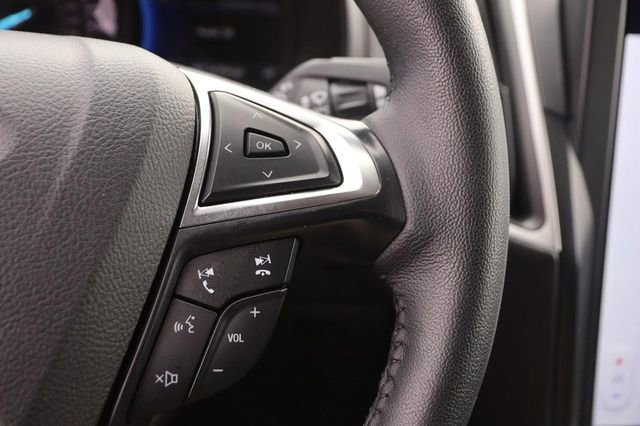 Used 2024 Ford Edge SEL image 12