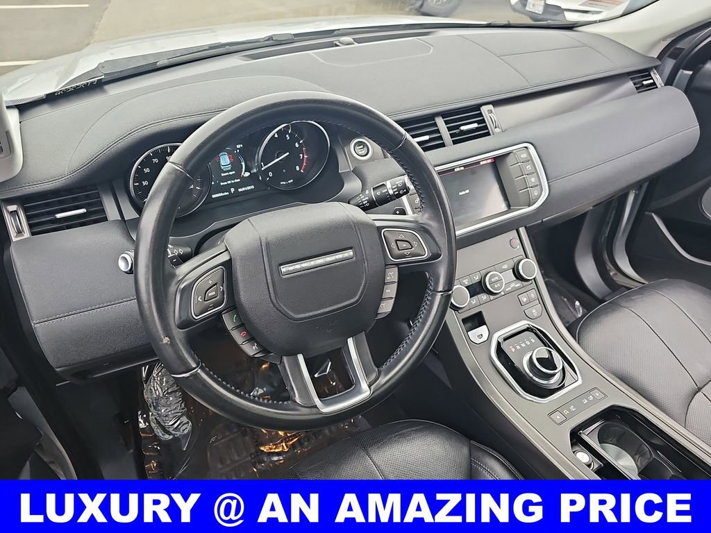 Used 2019 Land Rover Range Rover Evoque SE Premium image 16