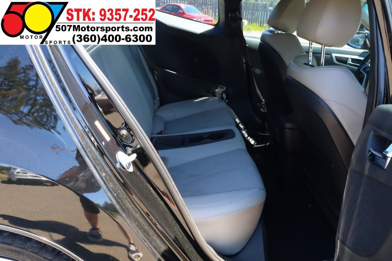 Used 2013 Hyundai Veloster w/ Style Pkg FWD image 14