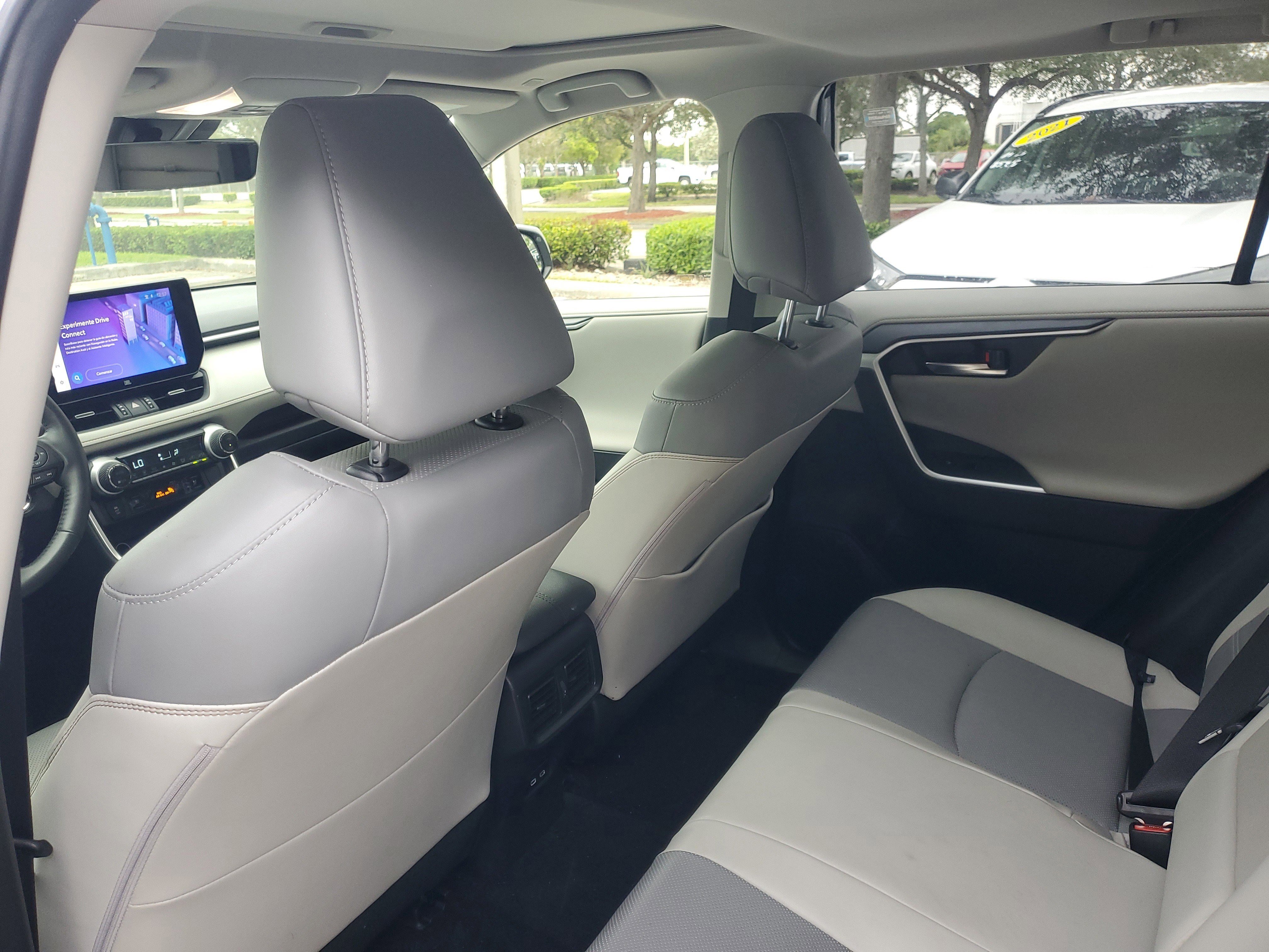 Used 2023 Toyota RAV4 Limited image 10