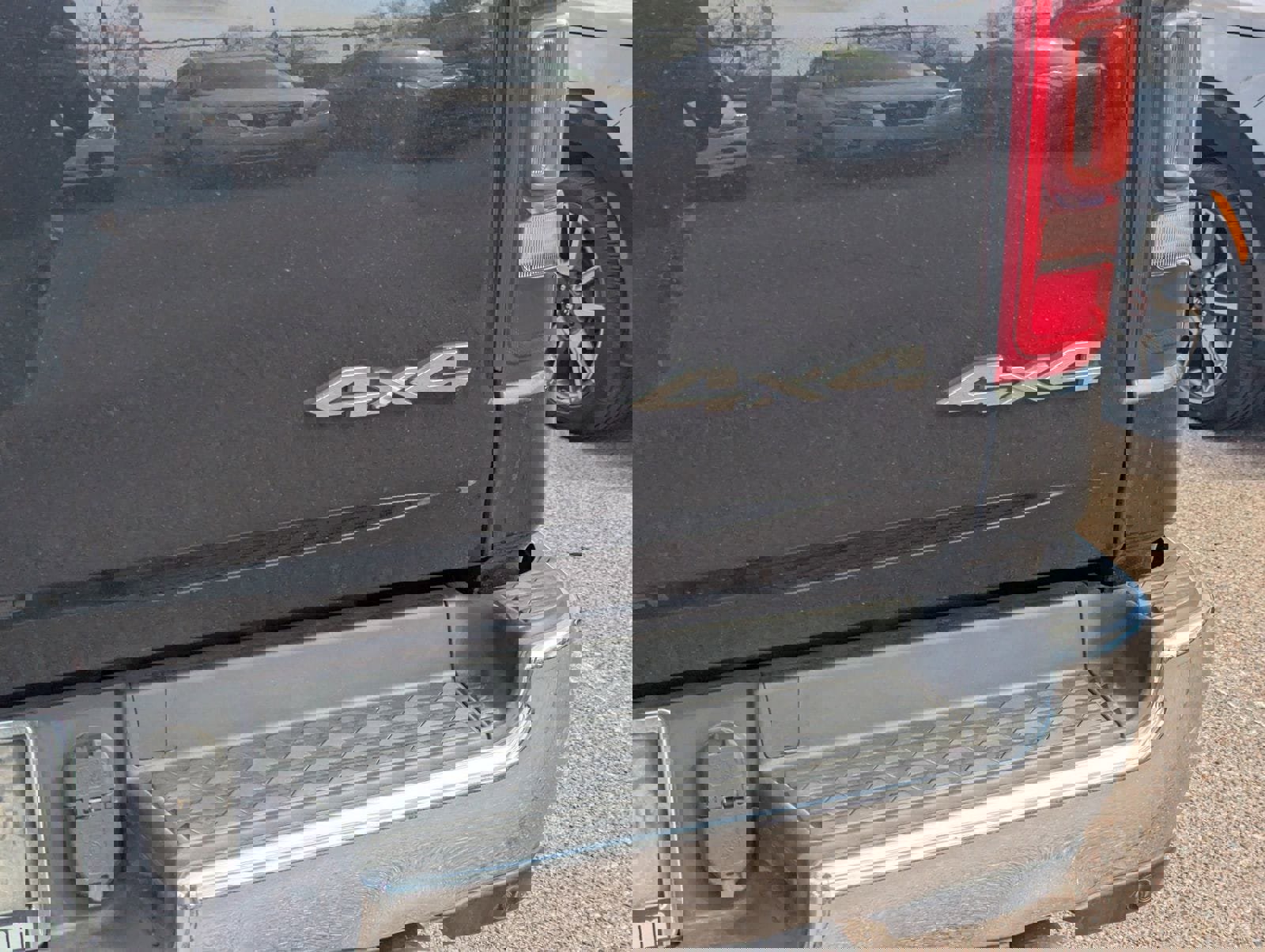 Used 2019 RAM 1500 Laramie image 4