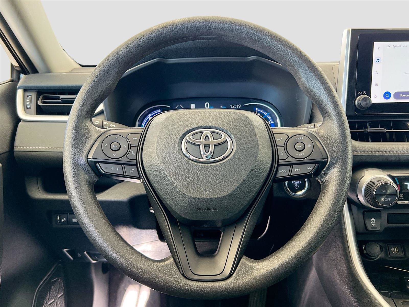 Used 2025 Toyota RAV4 XLE image 17