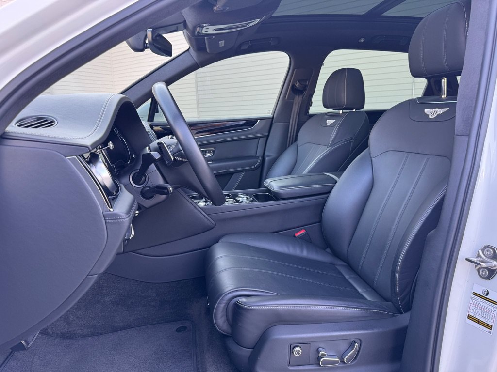 Used 2019 Bentley Bentayga AWD/4WD image 12
