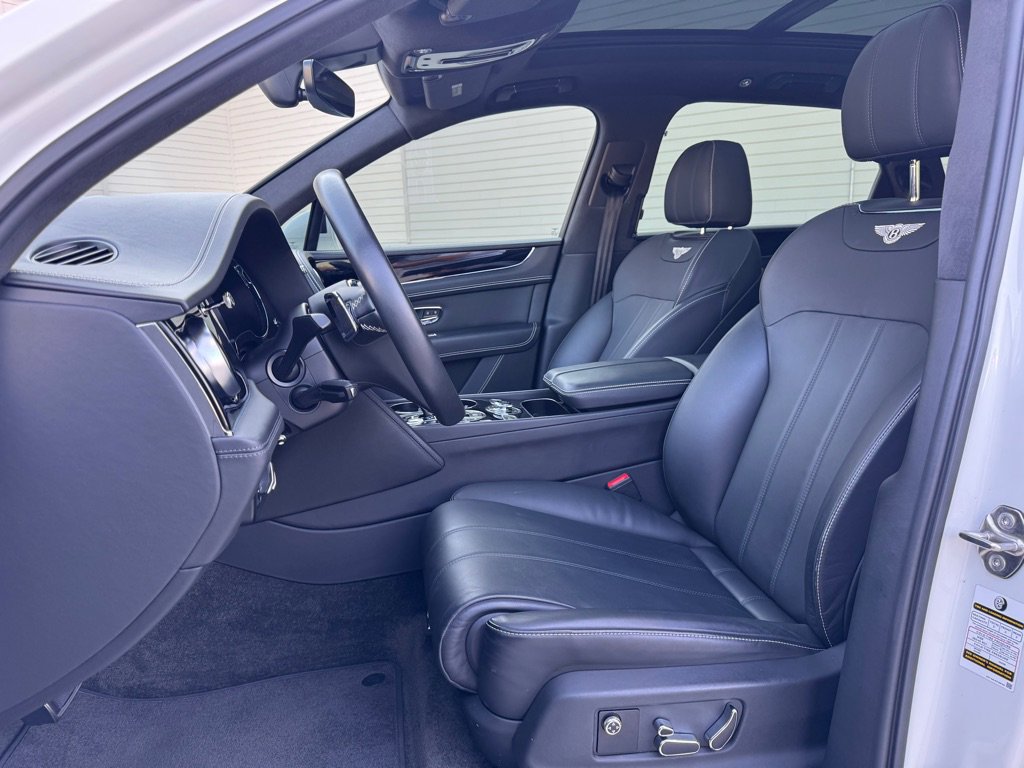 Used 2019 Bentley Bentayga image 12