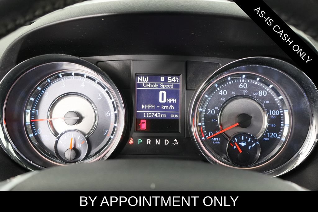 Used 2014 Chrysler Town & Country Touring FWD image 8