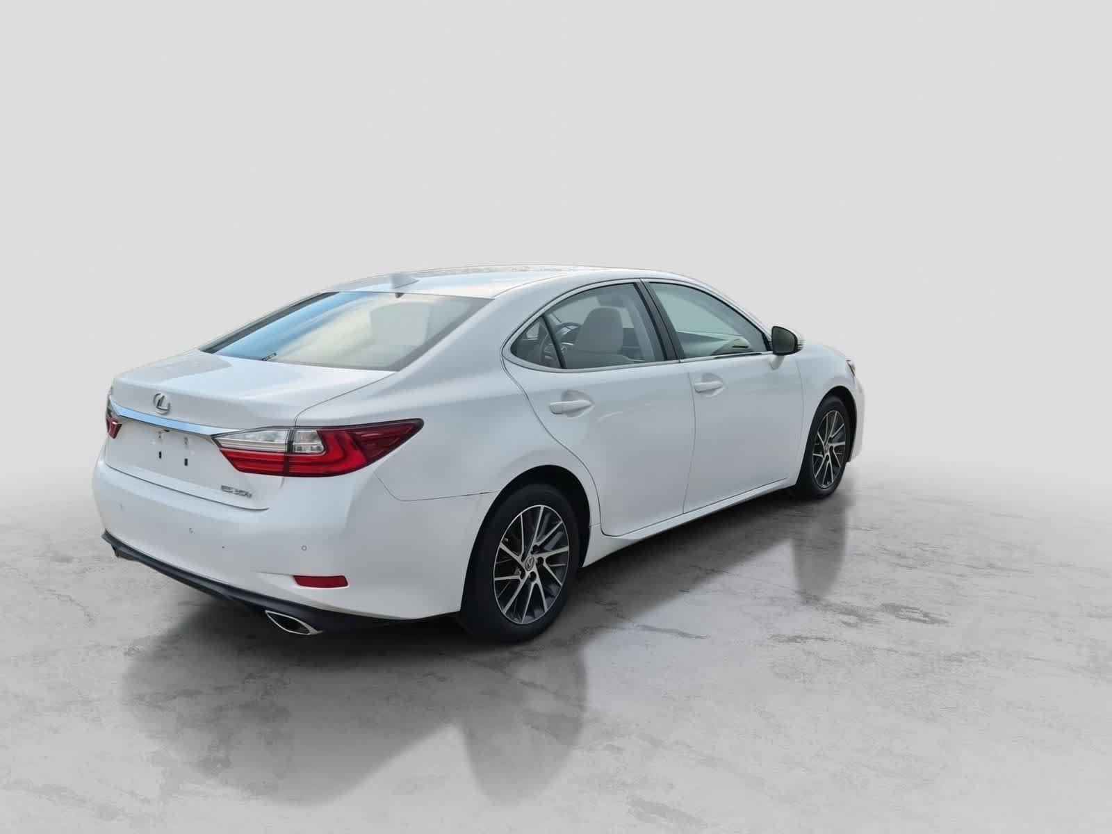 Used 2017 Lexus ES 350 w/ Navigation System Package FWD image 8