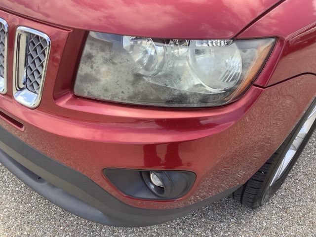 Used 2014 Jeep Compass Latitude FWD image 34