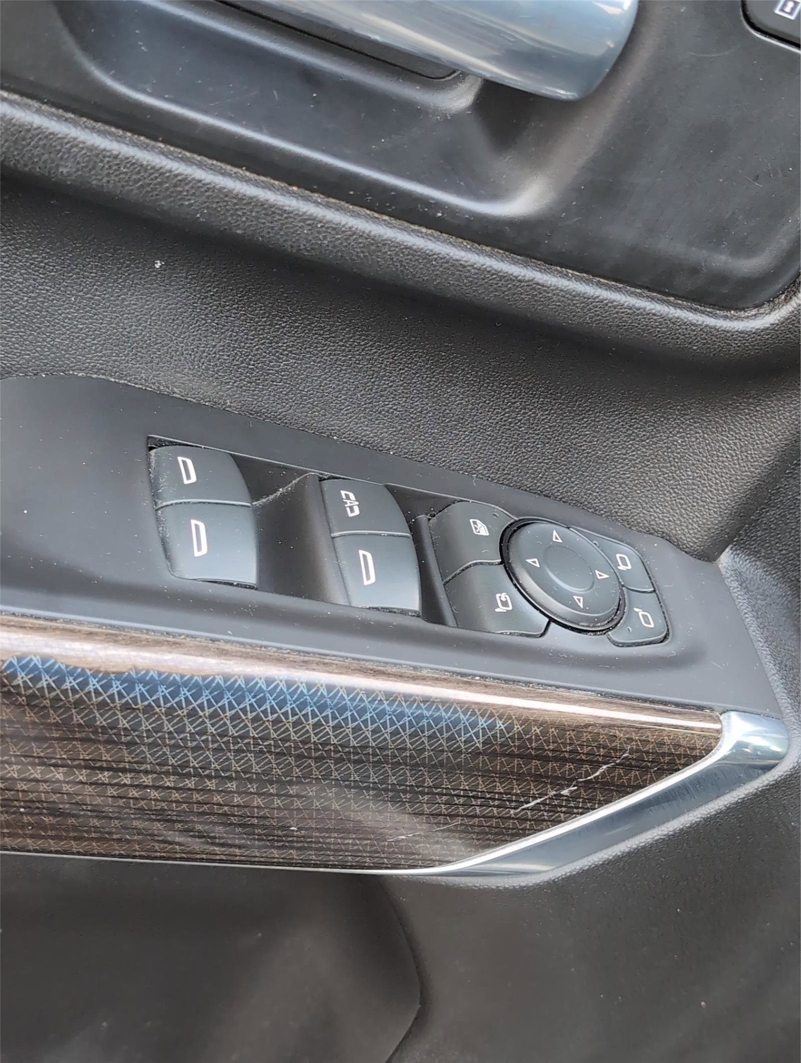 Used 2021 Chevrolet Silverado 2500 LT w/ Midnight Edition image 12