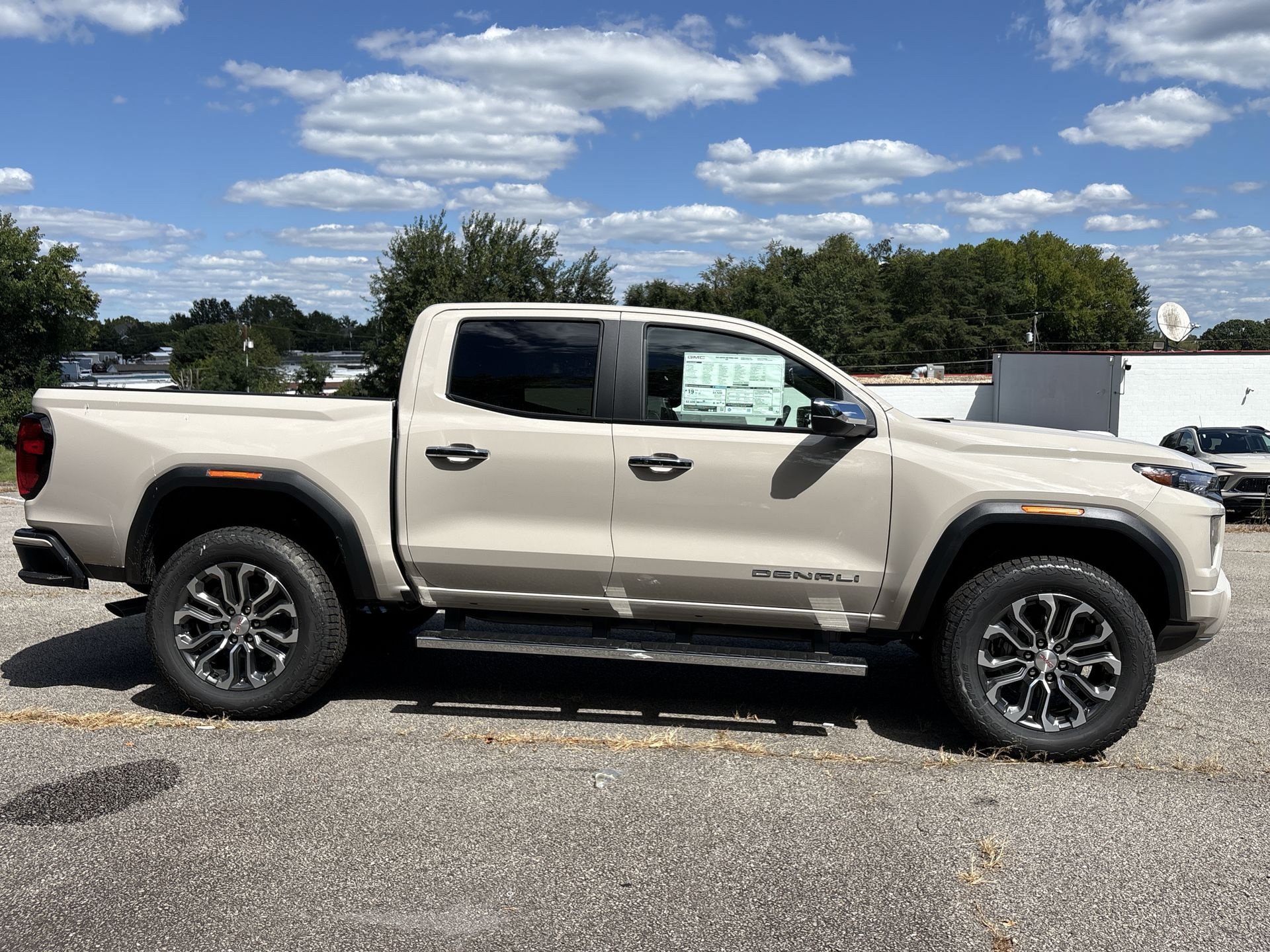 New 2026 GMC Canyon Denali w/ LPO, Black Badging Package AWD/4WD image 30