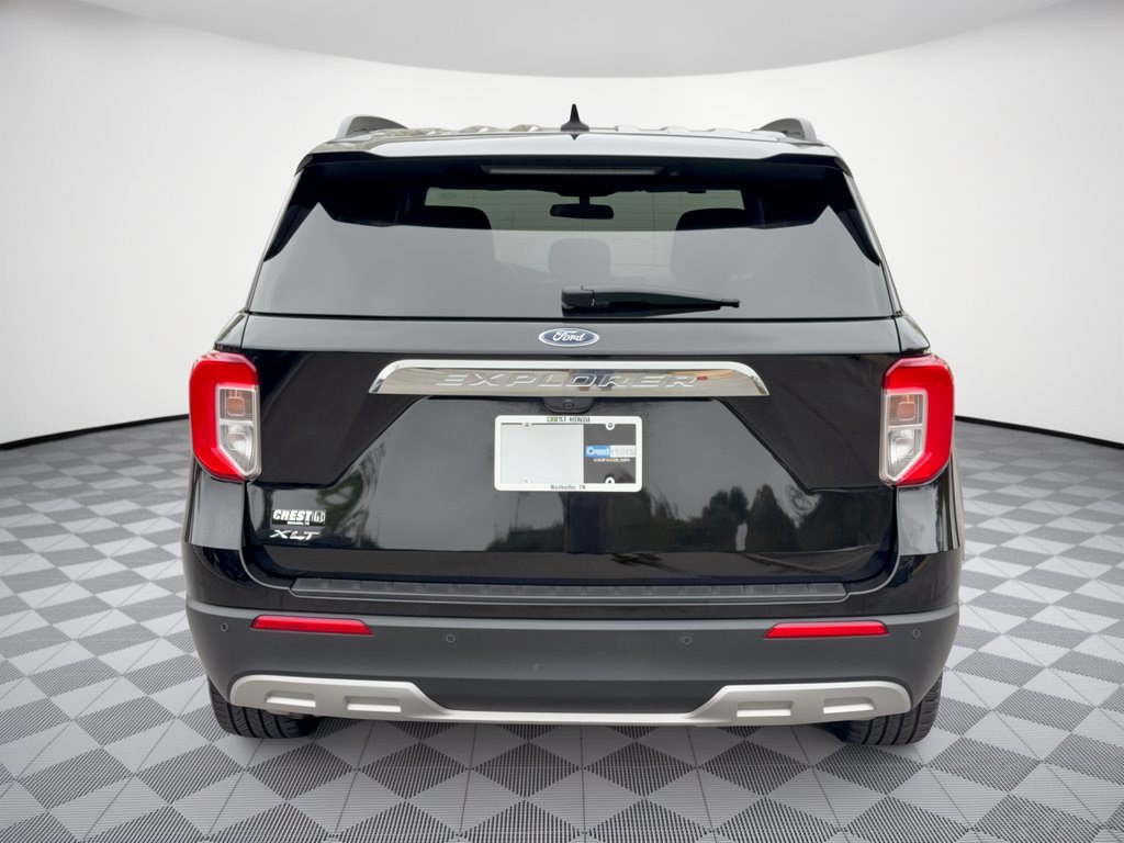 Used 2024 Ford Explorer XLT w/ Equipment Group 202A RWD image 11
