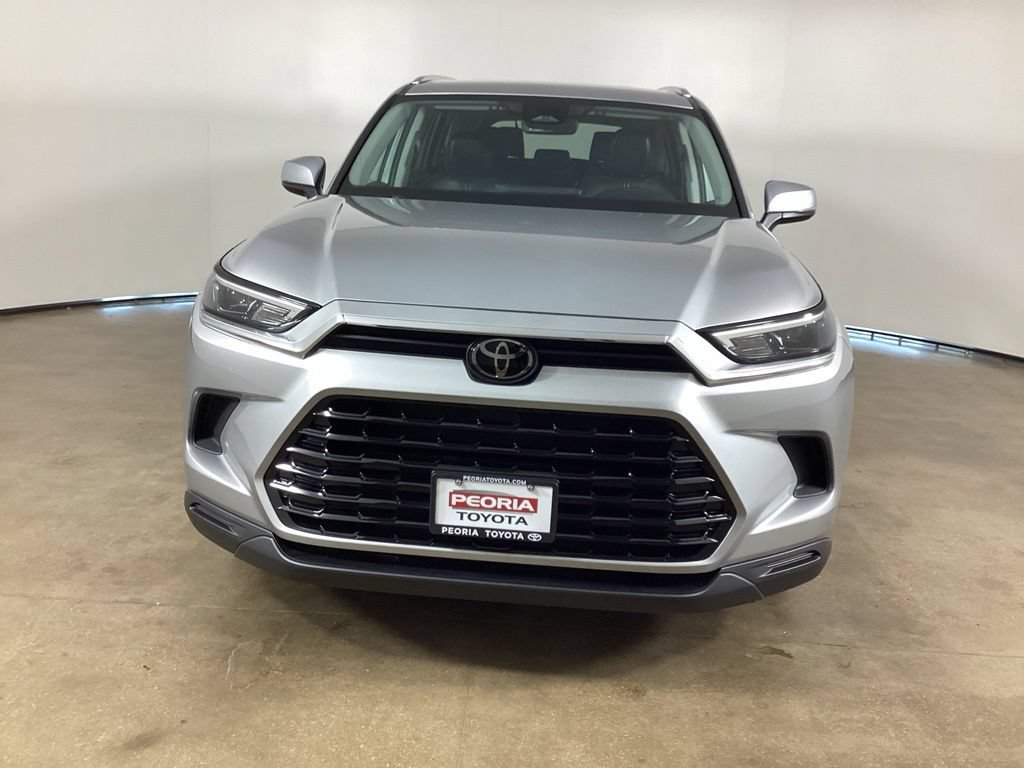 Used 2024 Toyota Grand Highlander AWD image 2