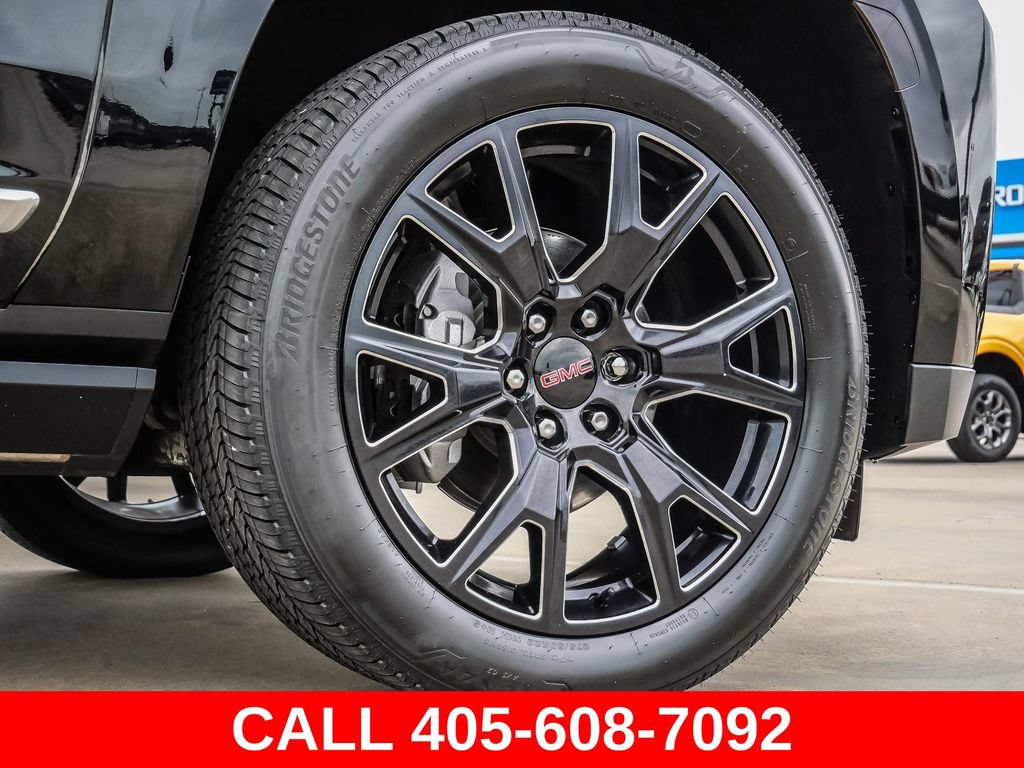 Used 2023 GMC Yukon Denali w/ LPO, Floor Liner Package AWD/4WD image 17