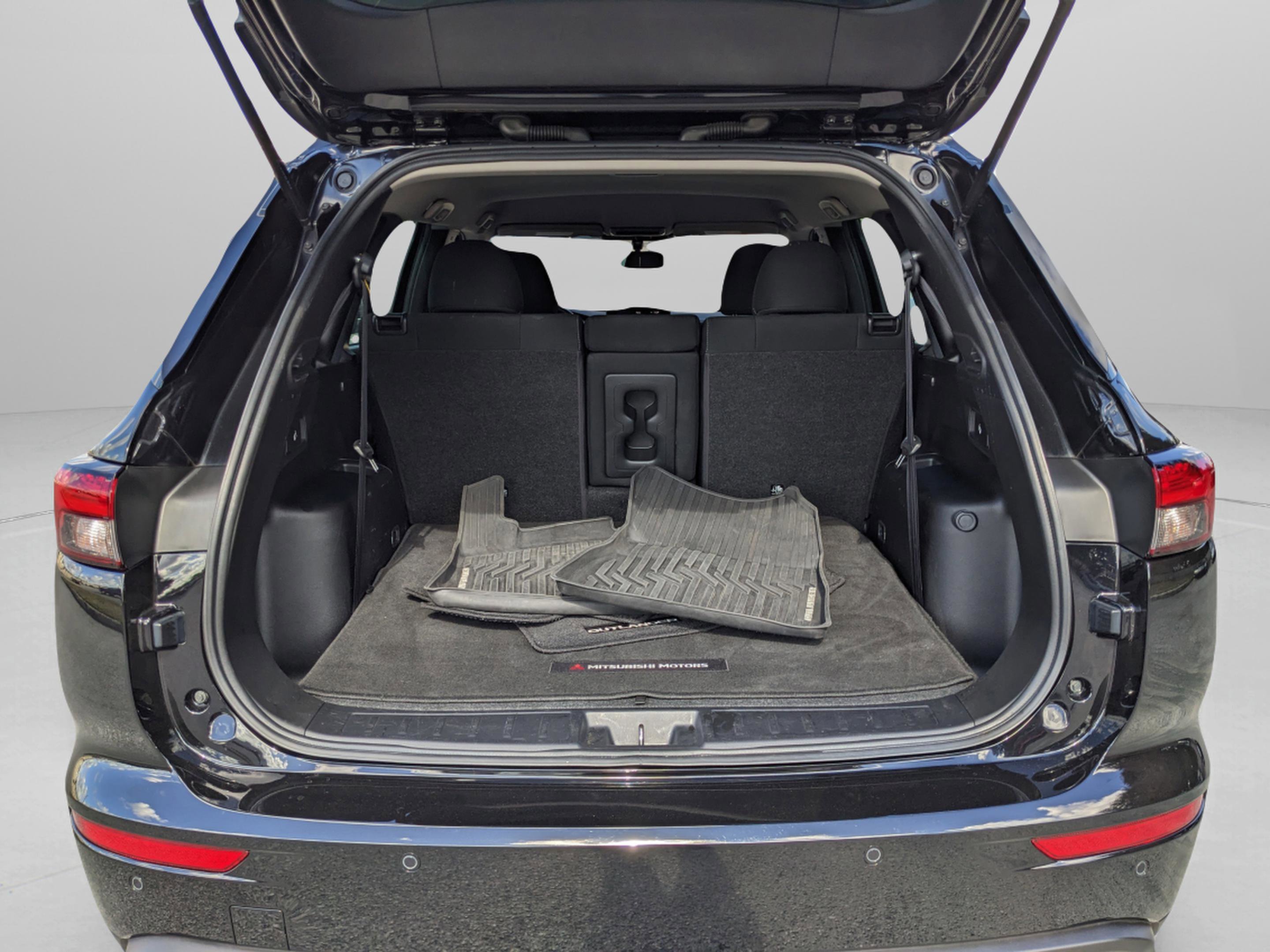 Used 2023 Mitsubishi Outlander ES image 37