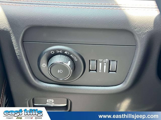Certified 2023 Jeep Grand Cherokee Summit AWD/4WD image 26