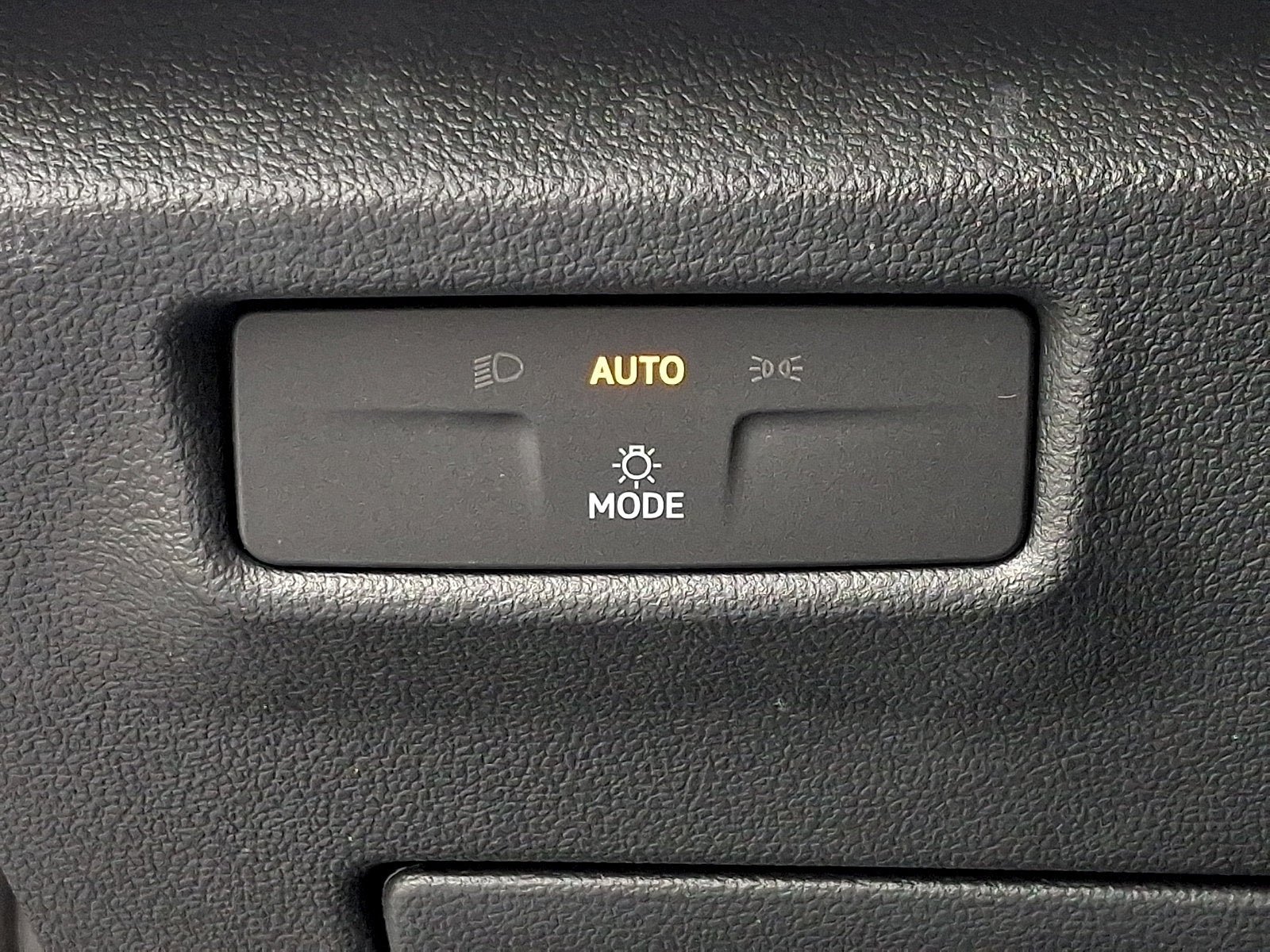 Used 2026 Volkswagen Tiguan S w/ 18" Wheel Package AWD/4WD image 25