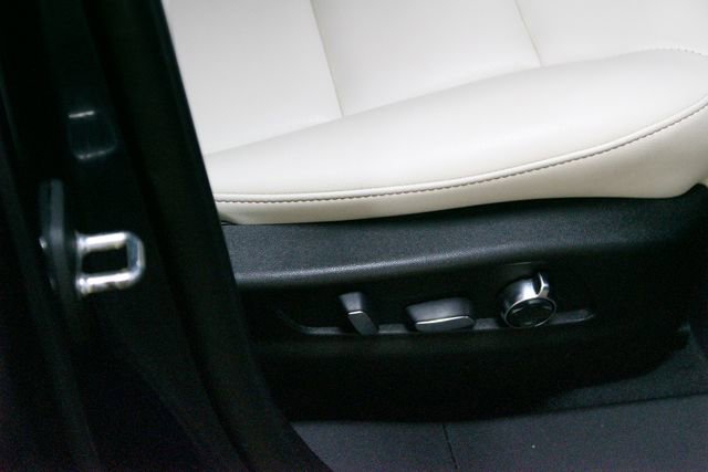 Used 2019 Cadillac XT4 Sport AWD/4WD image 13