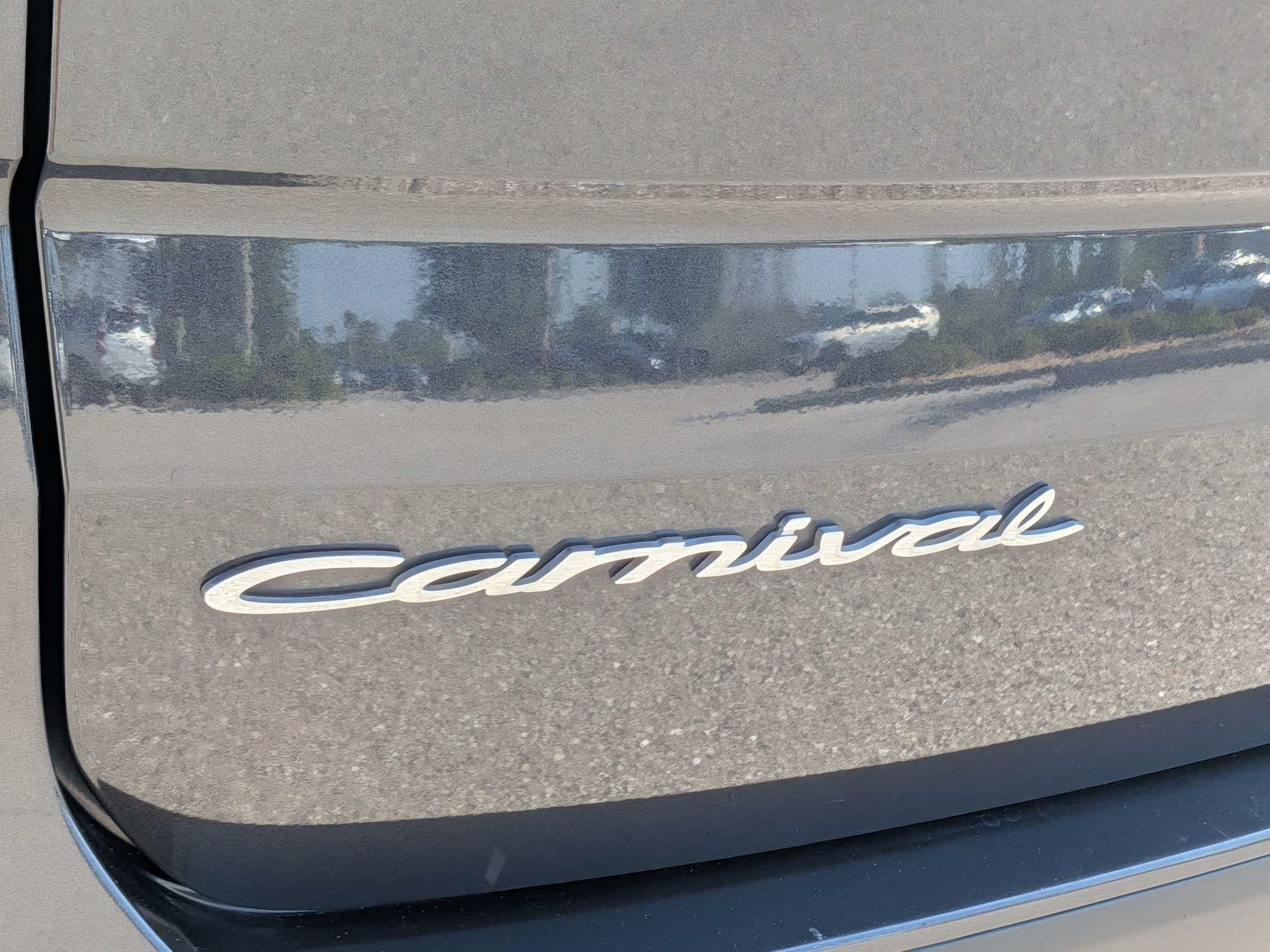 Used 2022 Kia Carnival LX FWD image 13