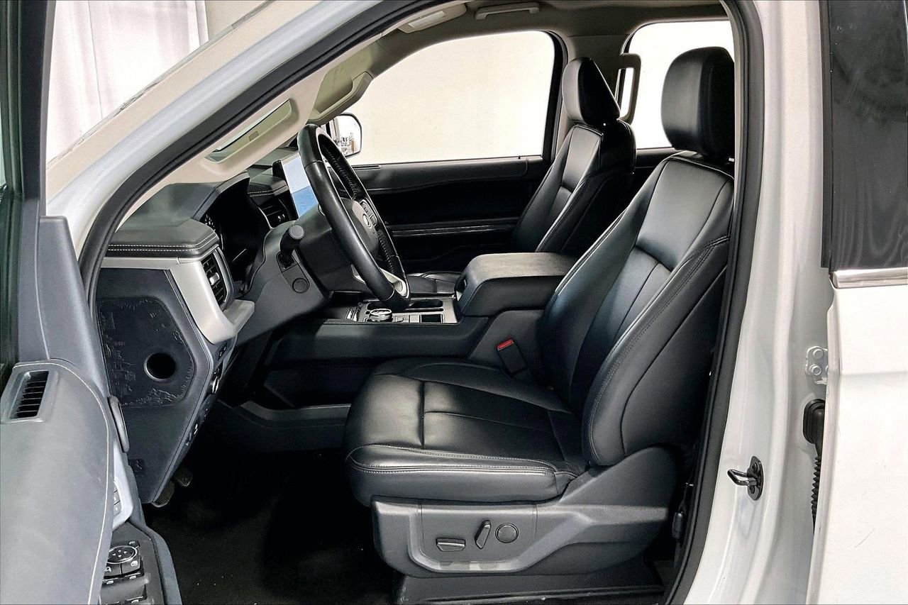 Used 2024 Ford Expedition XLT image 15