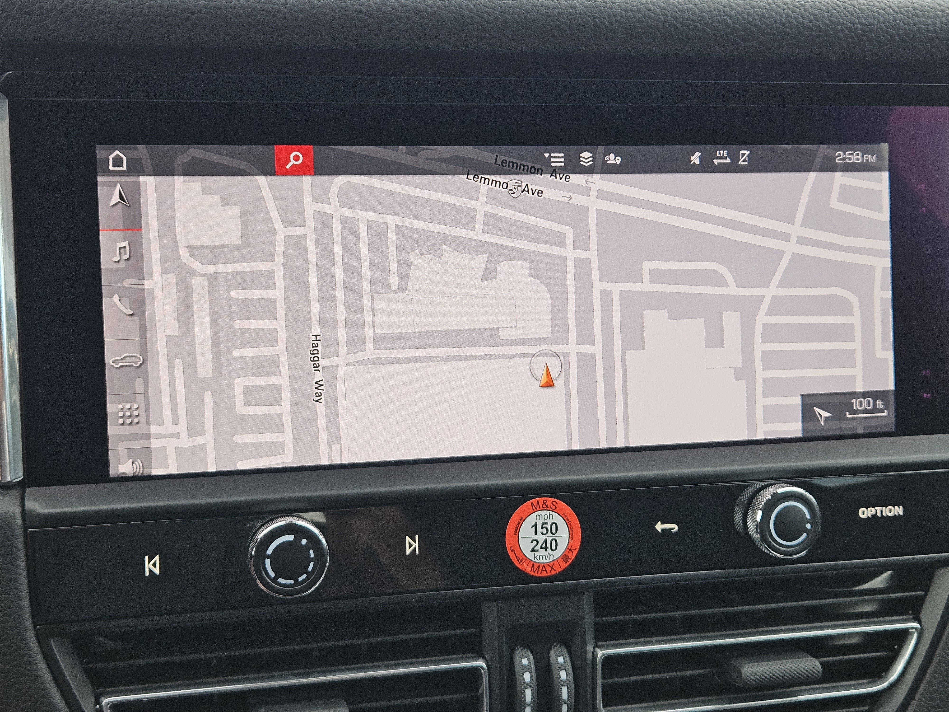 Certified 2025 Porsche Macan image 17