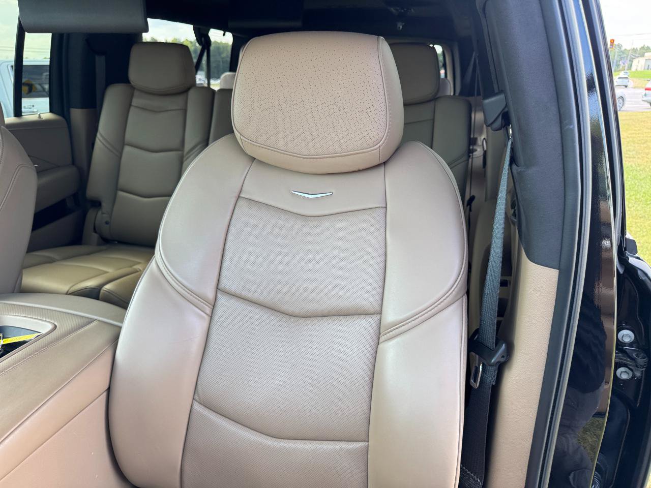 Used 2020 Cadillac Escalade ESV Platinum AWD/4WD image 43