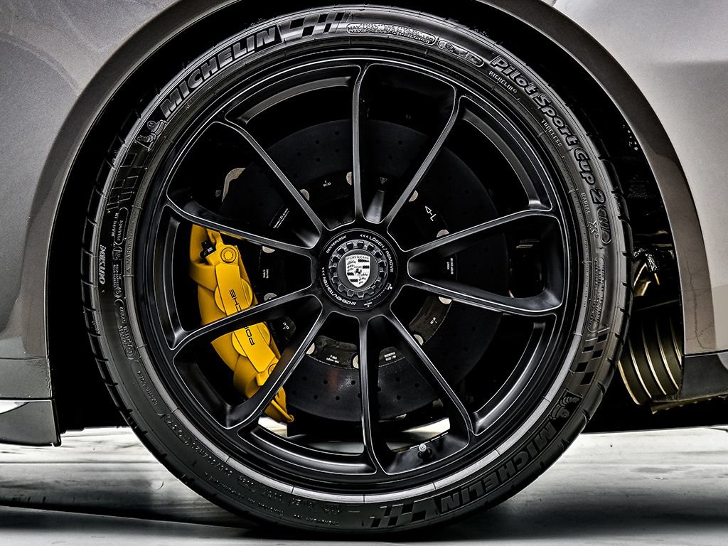 Used 2019 Porsche 911 Speedster RWD image 39