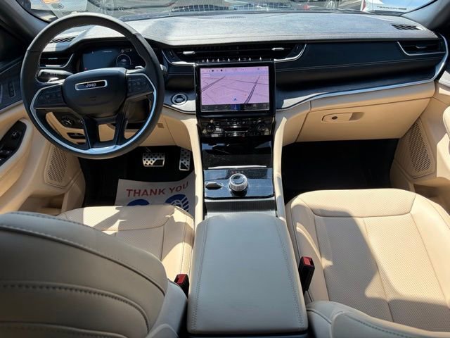 Used 2025 Jeep Grand Cherokee Limited w/ Luxury Tech Group II AWD/4WD image 33