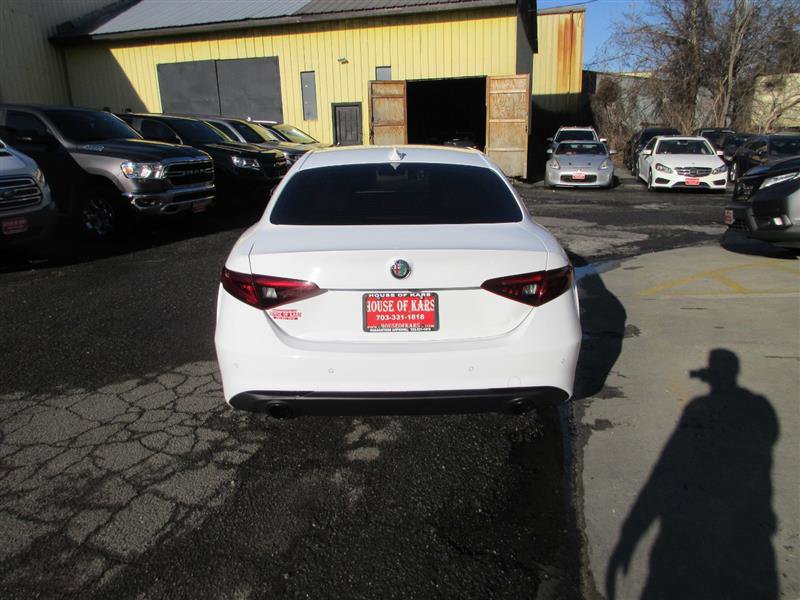 Used 2019 Alfa Romeo Giulia AWD image 4