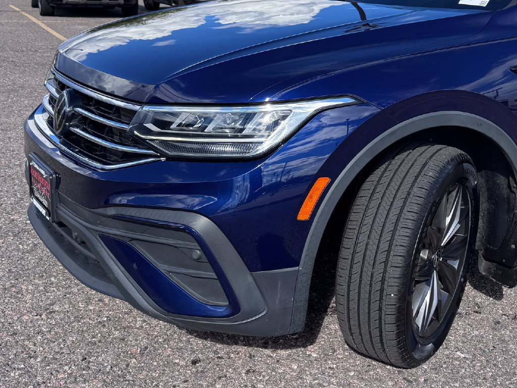 Used 2022 Volkswagen Tiguan SE w/ Panoramic Sunroof Package AWD/4WD image 5