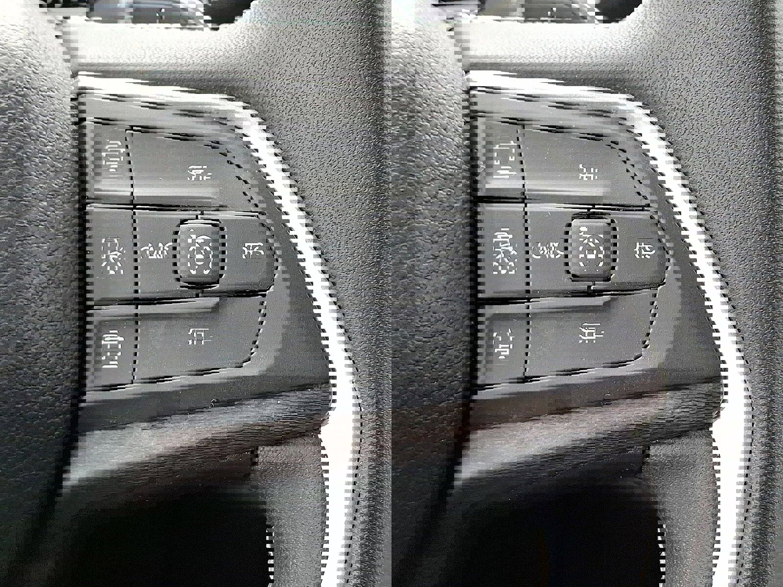 Used 2023 Jeep Grand Cherokee Limited w/ Black Appearance Package image 18