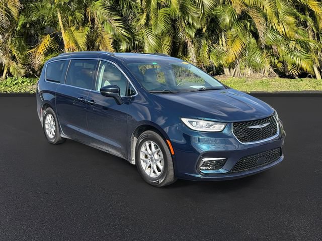 Used 2021 Chrysler Pacifica Touring-L w/ Premium & Safety Sphere Group FWD image 2