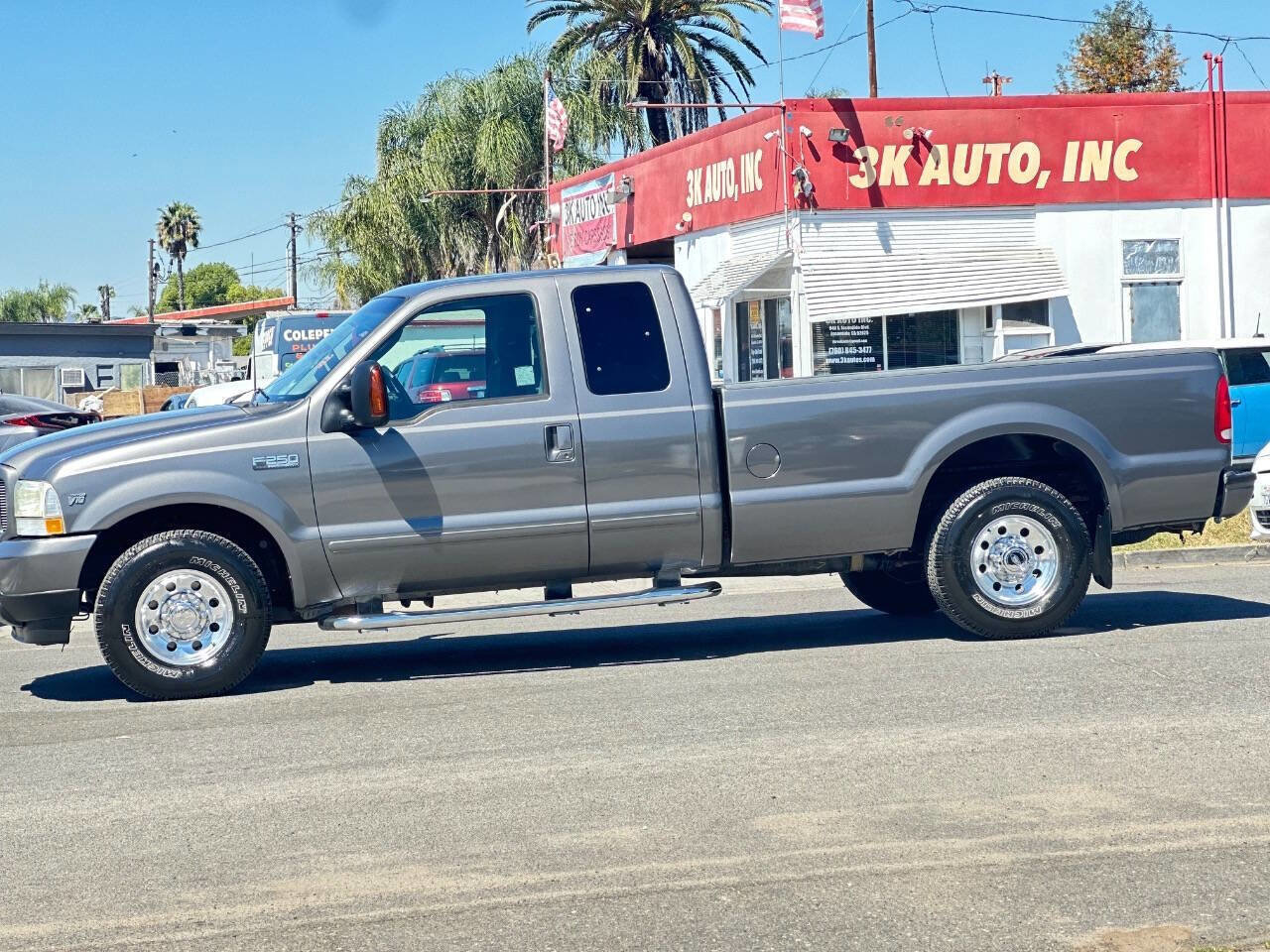 Used 2003 Ford F250 XLT image 3