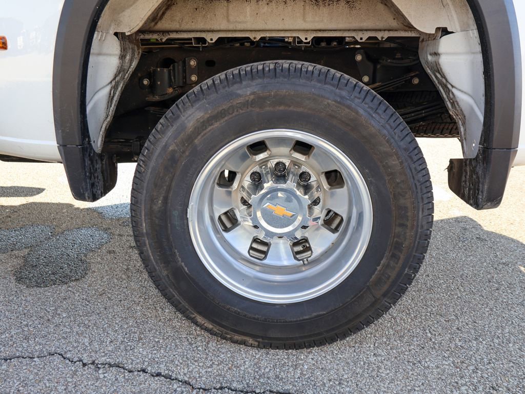 Certified 2025 Chevrolet Silverado 3500 LT w/ Safety Package image 32