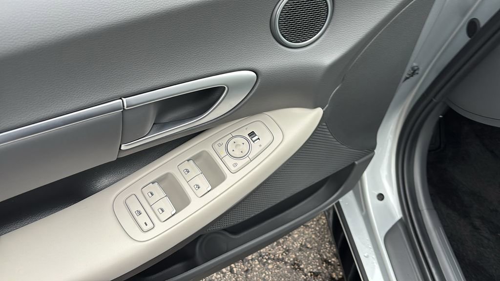 Used 2024 Hyundai Sonata SEL image 14