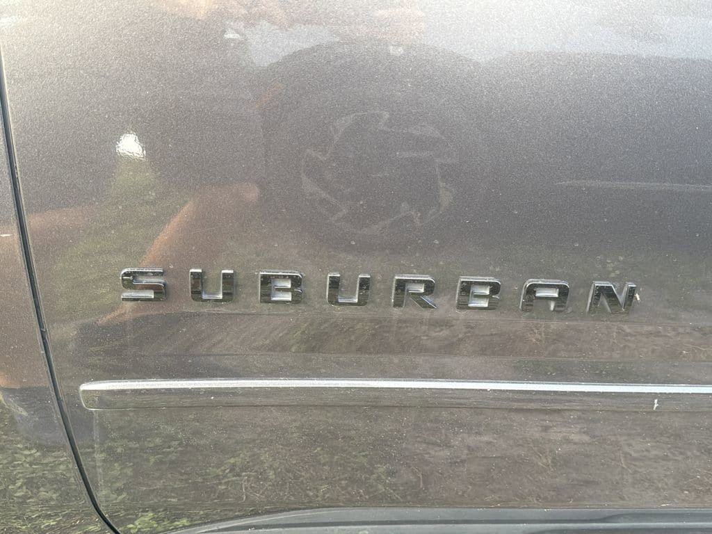 Used 2018 Chevrolet Suburban Premier w/ RST Edition RWD image 7
