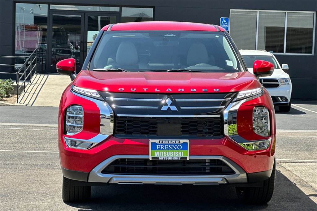 New 2025 Mitsubishi Outlander SE image 10