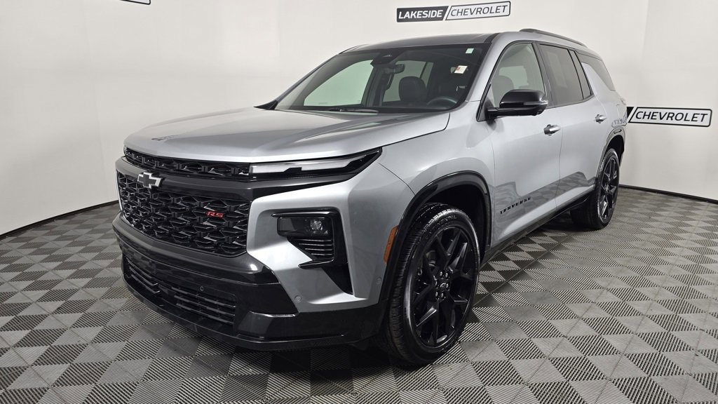 Used 2024 Chevrolet Traverse RS w/ LPO, Floor Liner Package image 2