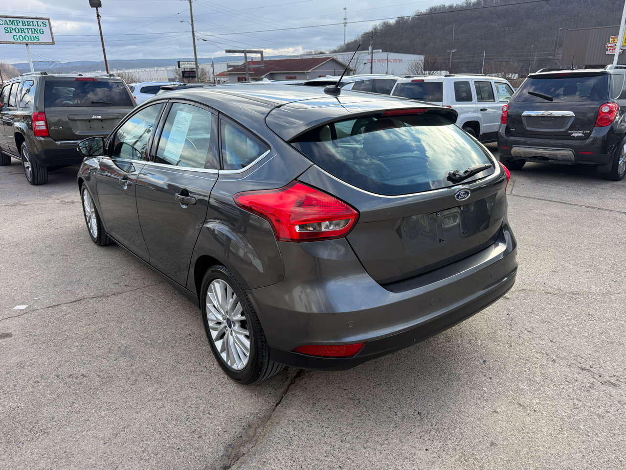 Used 2018 Ford Focus Titanium image 5