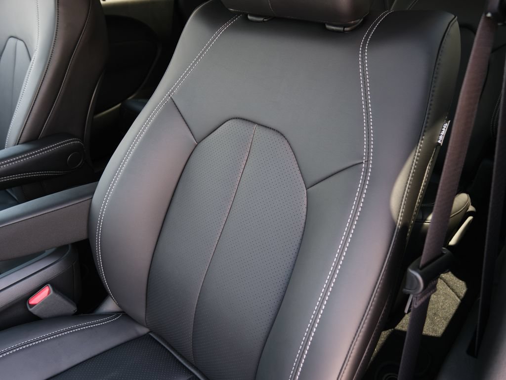 New 2027 Chrysler Pacifica Select w/ Family Tech Group FWD image 24