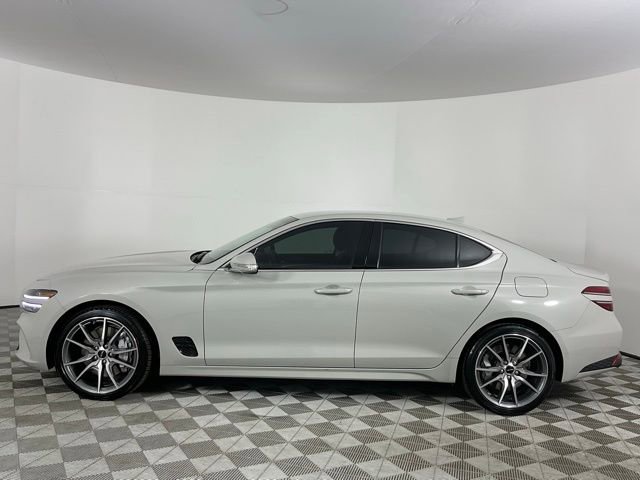 Used 2025 Genesis G70 2.5T image 8