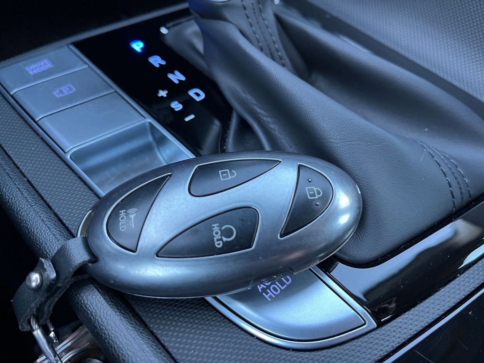 Used 2025 Hyundai Elantra Limited image 22