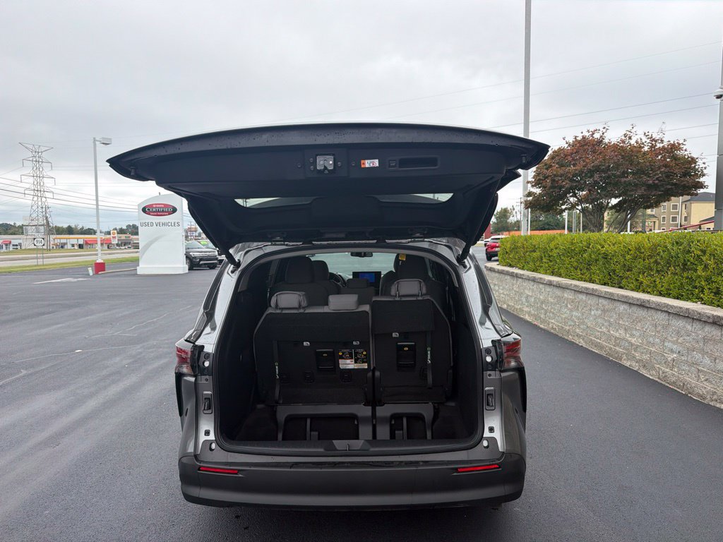New 2026 Toyota Sienna LE FWD image 20