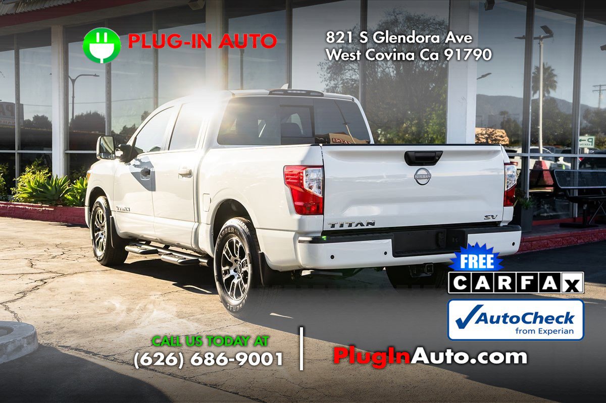Used 2024 Nissan Titan SV w/ SV Convenience Package image 2