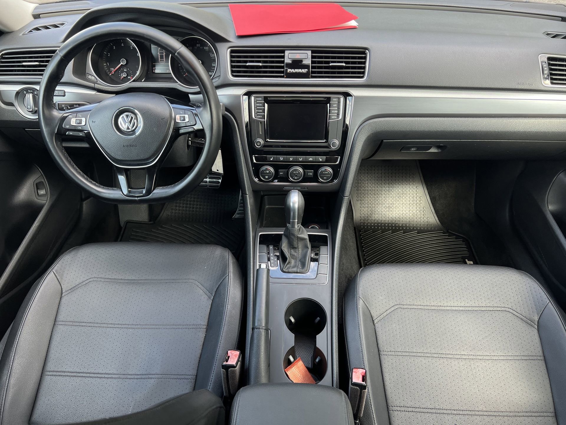 Used 2018 Volkswagen Passat 2.0T R-Line FWD image 2