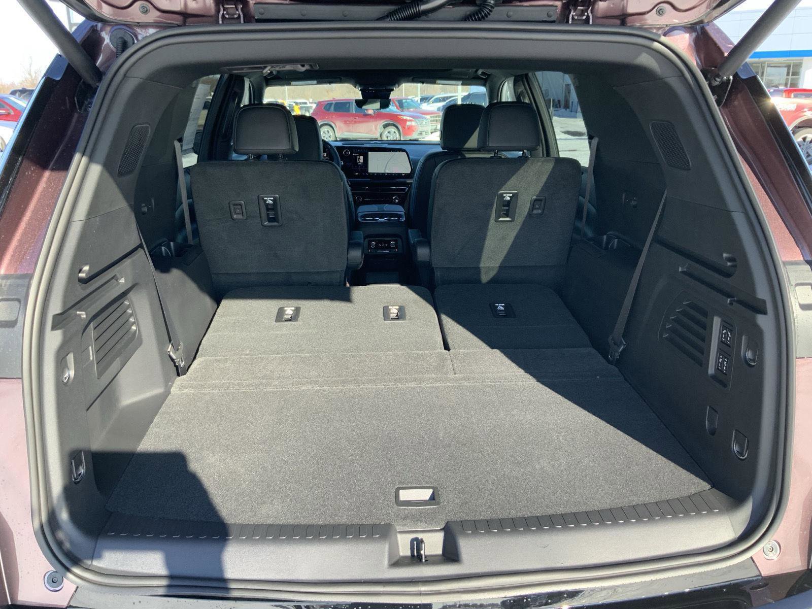 New 2026 Chevrolet Traverse RS w/ LPO, Floor Liner Package image 15