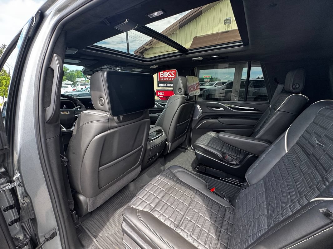 Used 2024 Cadillac Escalade V w/ LPO, ONYX Package AWD/4WD image 47