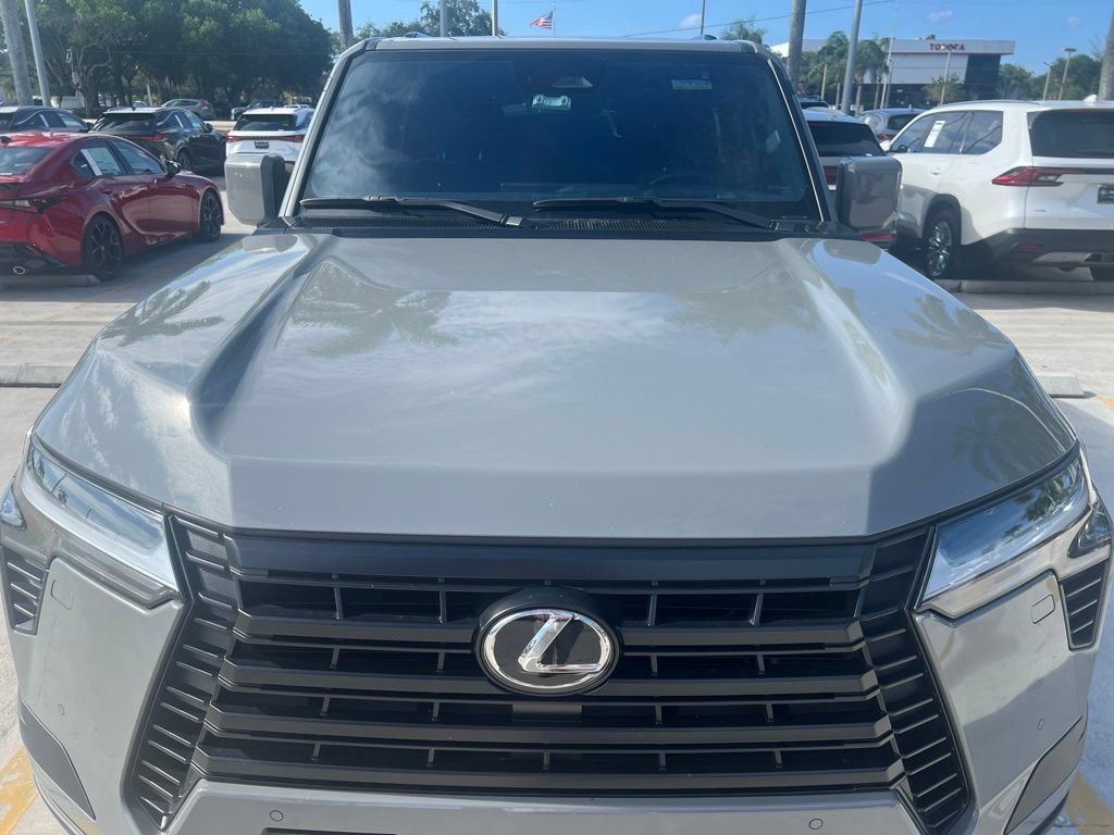 Used 2025 Lexus GX 550 w/ Cold Area Package AWD/4WD image 6