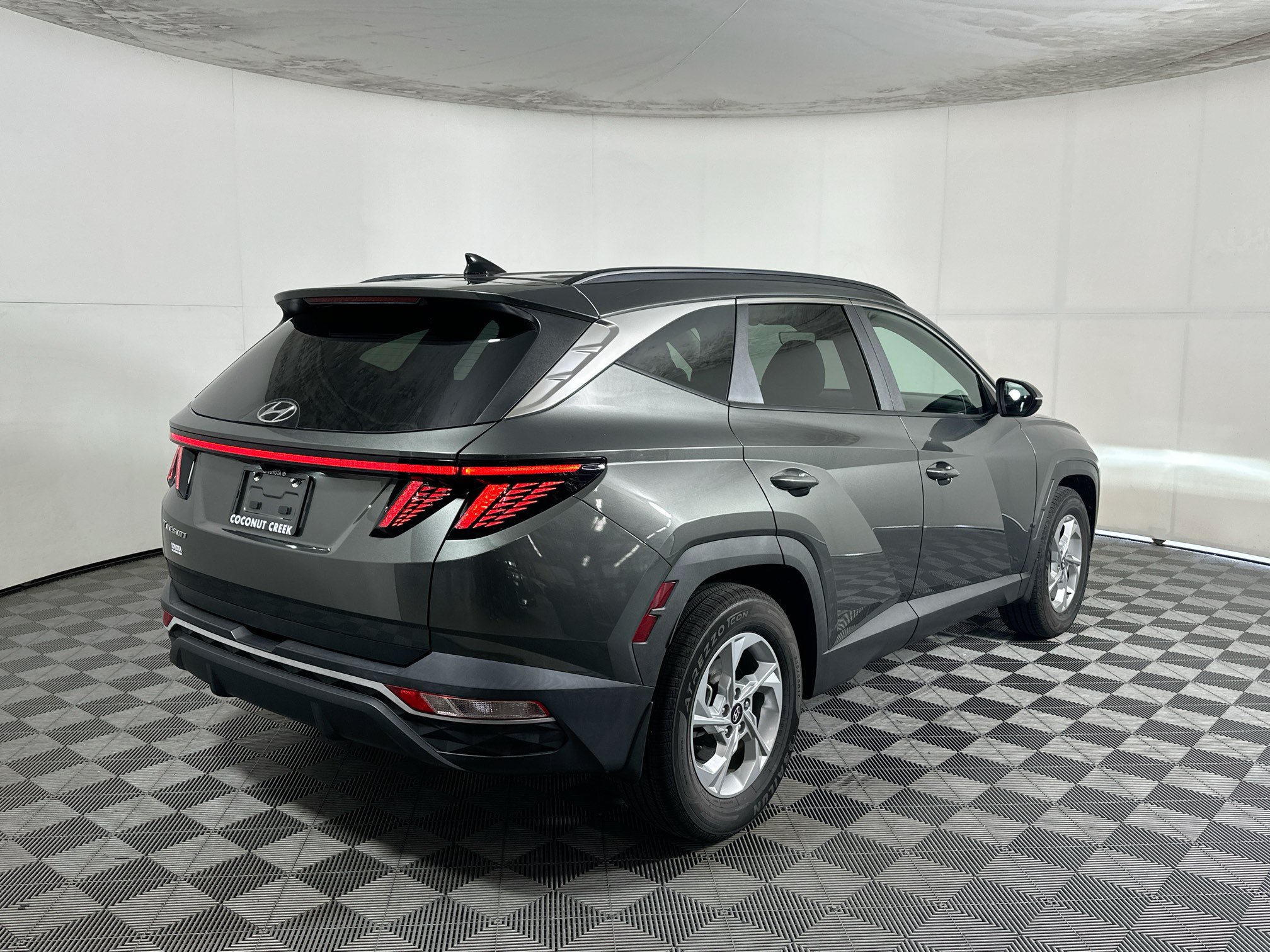 Used 2022 Hyundai Tucson SEL FWD image 3