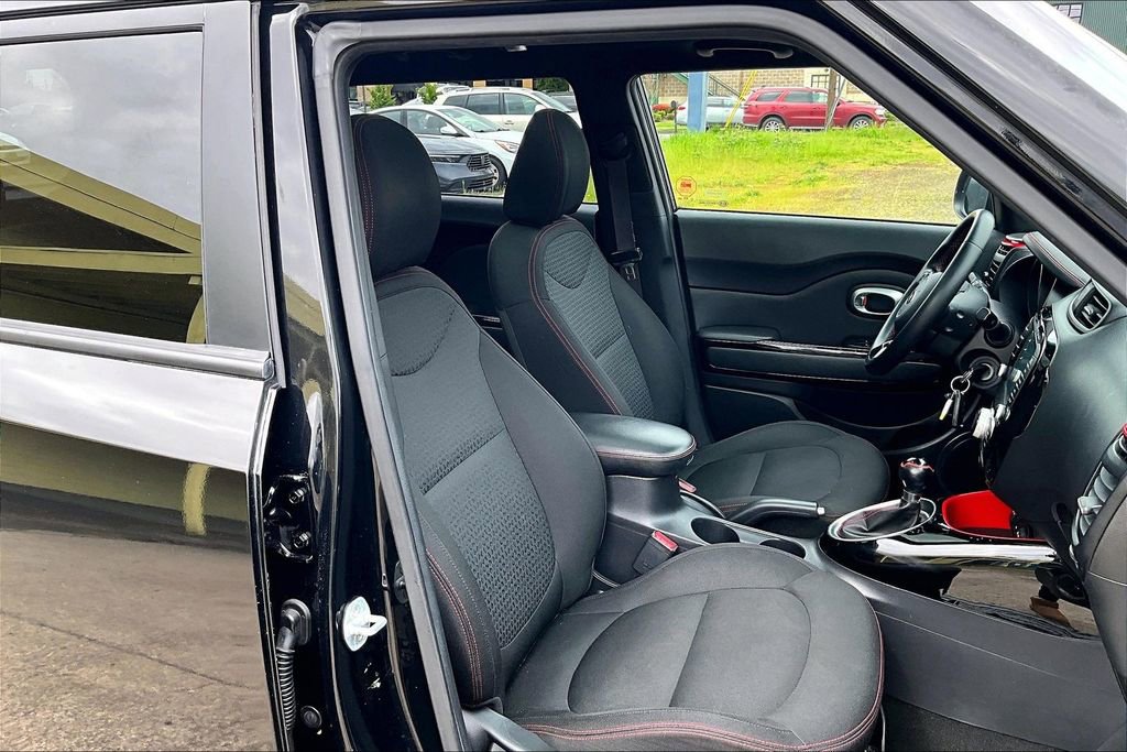 Used 2015 Kia Soul + FWD image 10